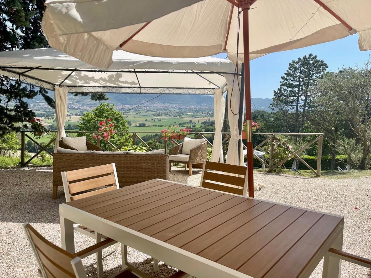 La Panoramica Gubbio - Maison De Charme - Casette E Appartamenti Self Catering Per Vacanze Meravigliose! ภายนอก รูปภาพ