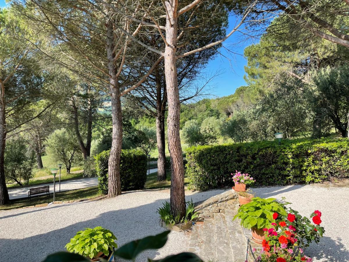 La Panoramica Gubbio - Maison De Charme - Casette E Appartamenti Self Catering Per Vacanze Meravigliose! ภายนอก รูปภาพ