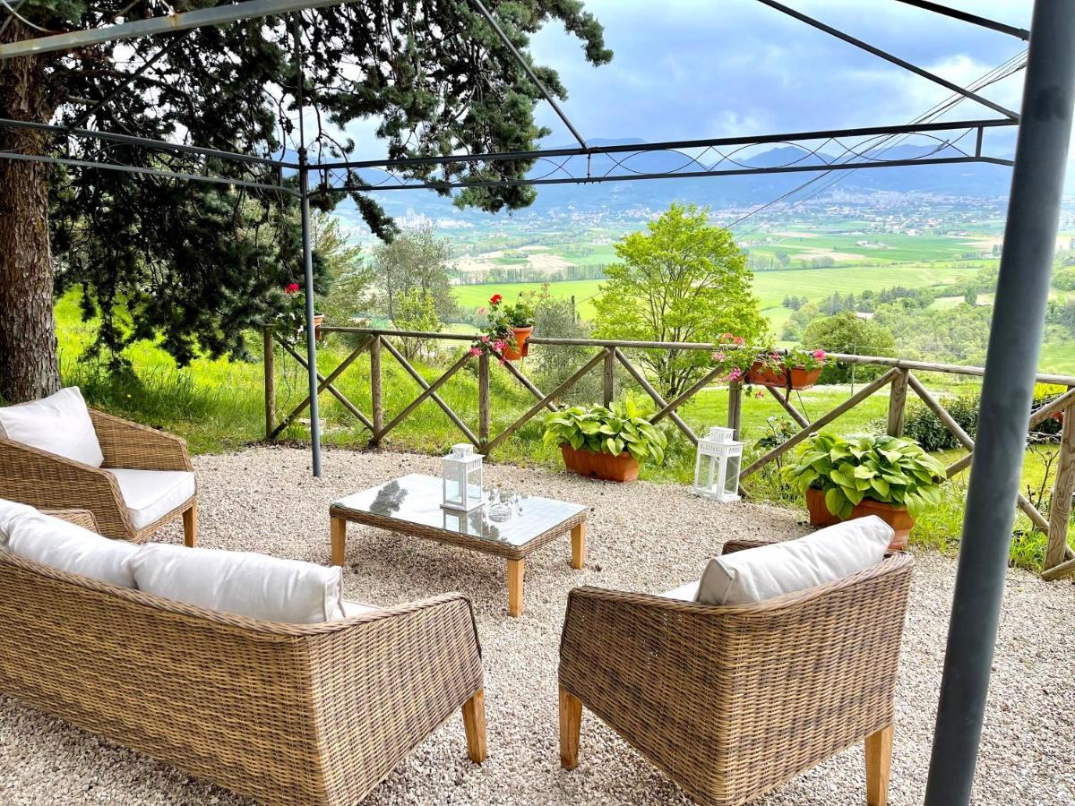 La Panoramica Gubbio - Maison De Charme - Casette E Appartamenti Self Catering Per Vacanze Meravigliose! ภายนอก รูปภาพ