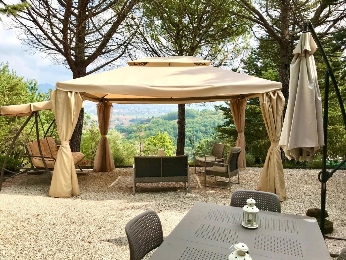 La Panoramica Gubbio - Maison De Charme - Casette E Appartamenti Self Catering Per Vacanze Meravigliose! ภายนอก รูปภาพ