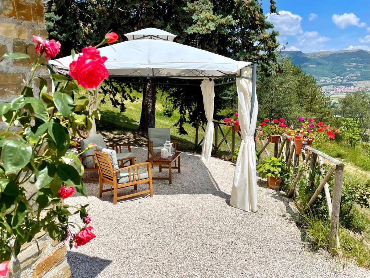 La Panoramica Gubbio - Maison De Charme - Casette E Appartamenti Self Catering Per Vacanze Meravigliose! ภายนอก รูปภาพ