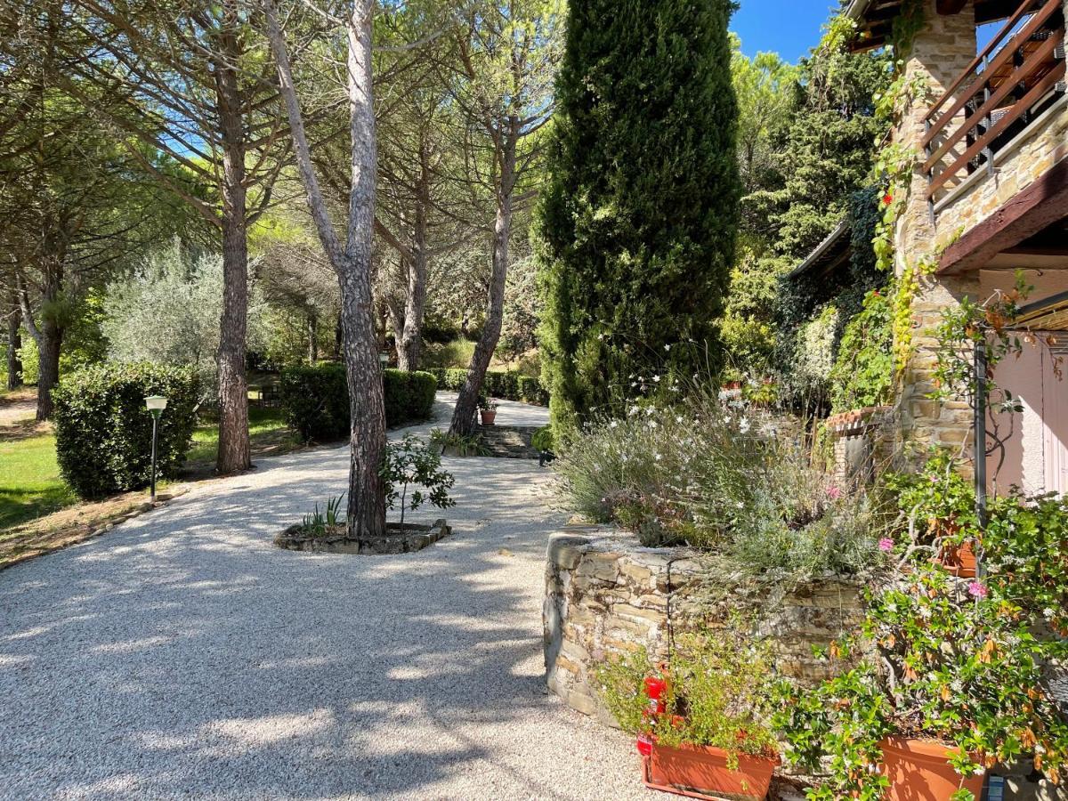 La Panoramica Gubbio - Maison De Charme - Casette E Appartamenti Self Catering Per Vacanze Meravigliose! ภายนอก รูปภาพ