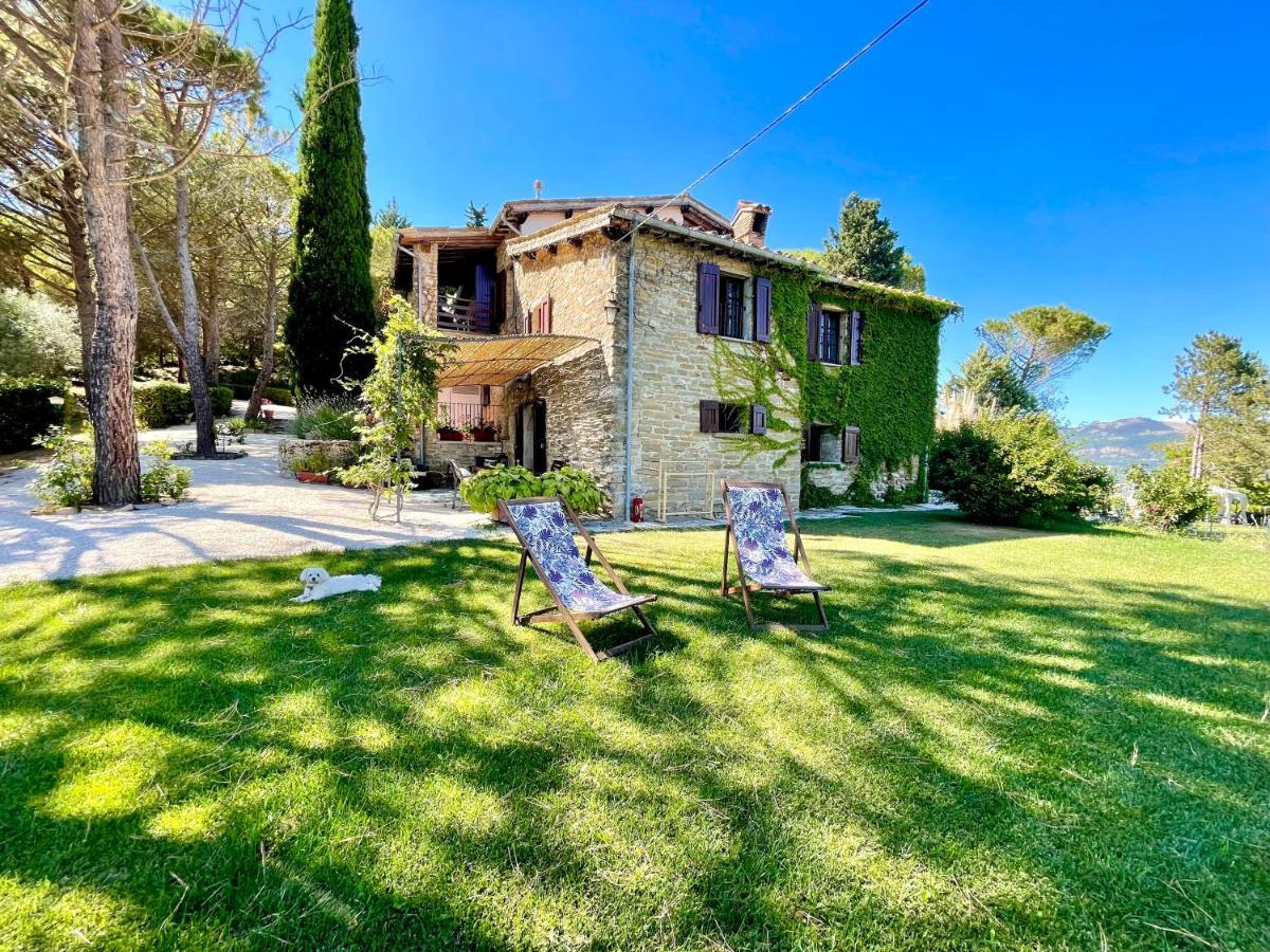 La Panoramica Gubbio - Maison De Charme - Casette E Appartamenti Self Catering Per Vacanze Meravigliose! ภายนอก รูปภาพ