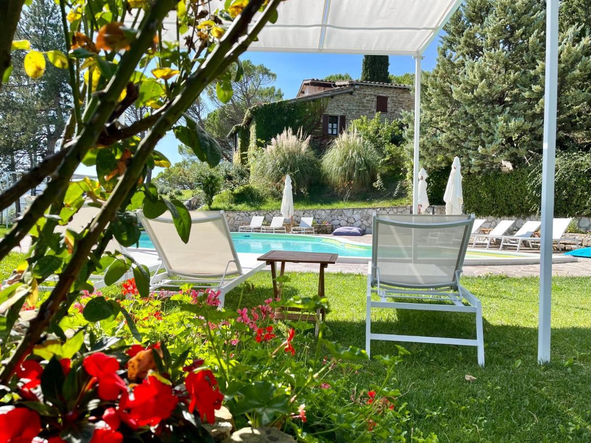 La Panoramica Gubbio - Maison De Charme - Casette E Appartamenti Self Catering Per Vacanze Meravigliose! ภายนอก รูปภาพ