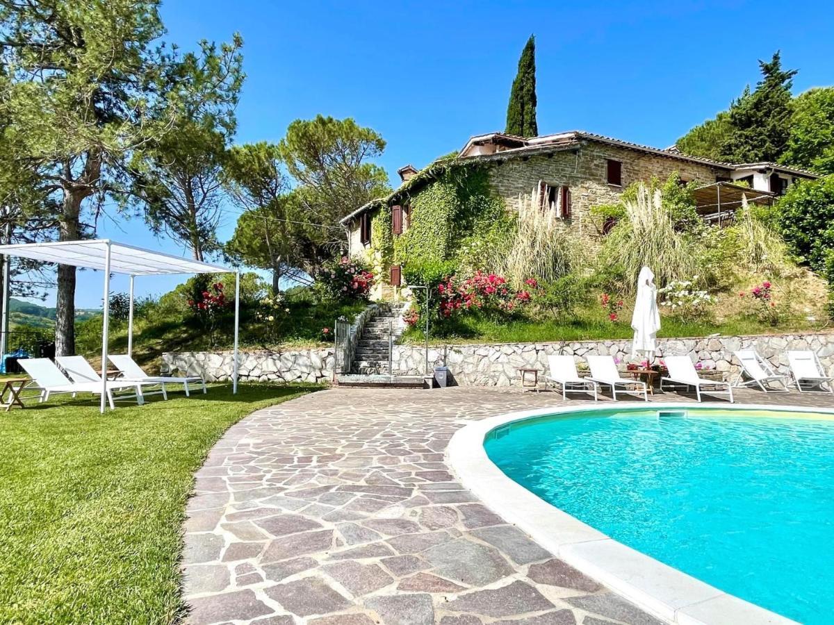 La Panoramica Gubbio - Maison De Charme - Casette E Appartamenti Self Catering Per Vacanze Meravigliose! ภายนอก รูปภาพ