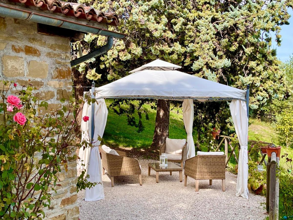 La Panoramica Gubbio - Maison De Charme - Casette E Appartamenti Self Catering Per Vacanze Meravigliose! ภายนอก รูปภาพ