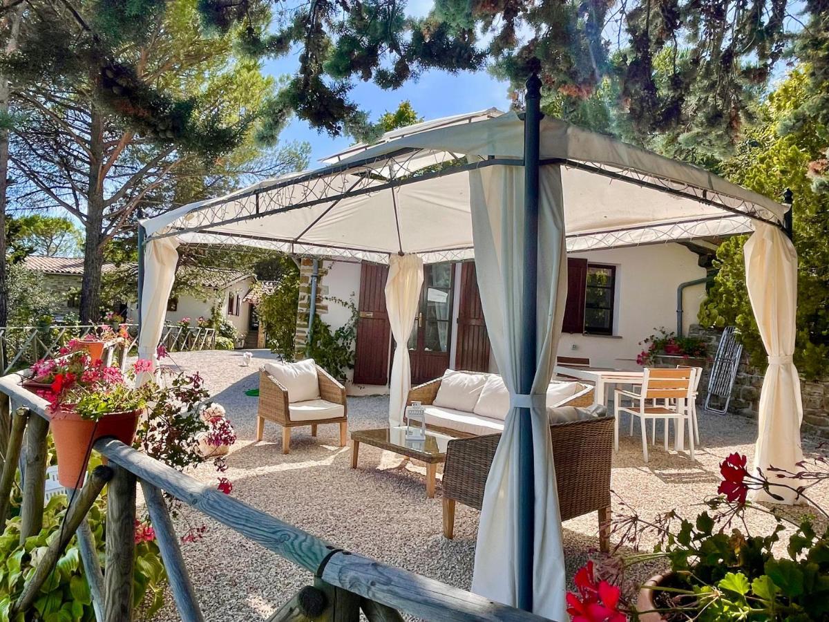La Panoramica Gubbio - Maison De Charme - Casette E Appartamenti Self Catering Per Vacanze Meravigliose! ภายนอก รูปภาพ